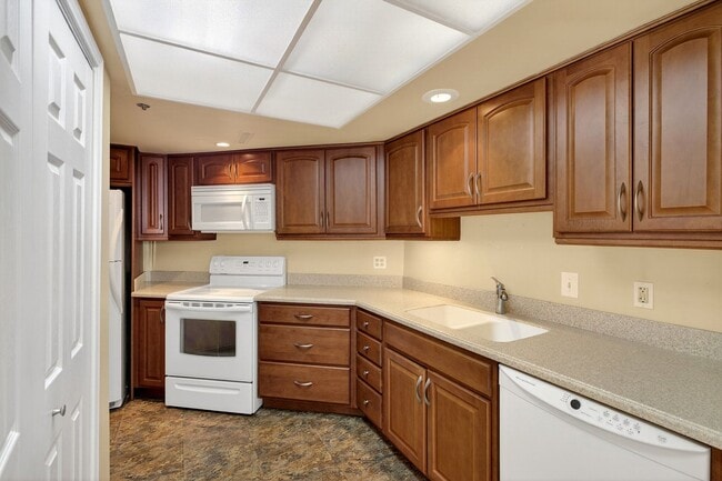 Building Photo - Creekside 1st floor unit Showing Saturday 1/31 10am-10:15am