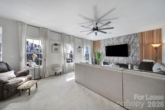 Building Photo - 6710 Carradale Way