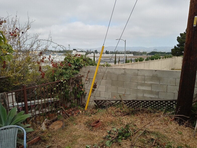 Building Photo - 12311 Marine St