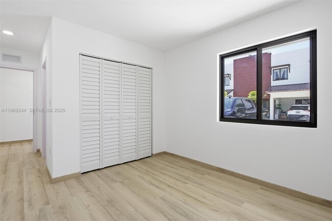 Building Photo - 936 NW 10th St