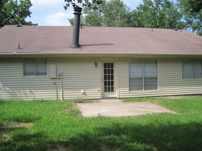 Building Photo - 6822 Harpers Dr