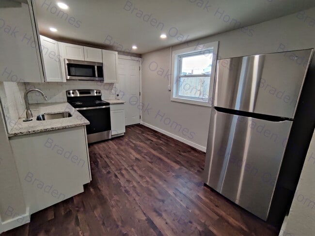 Building Photo - 1814 26th St W