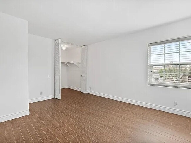 Building Photo - 27 Columbus