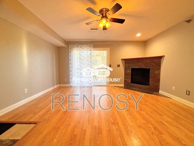Building Photo - 10151 Sutton Dr