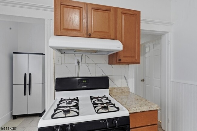 Building Photo - 315 E 18th St