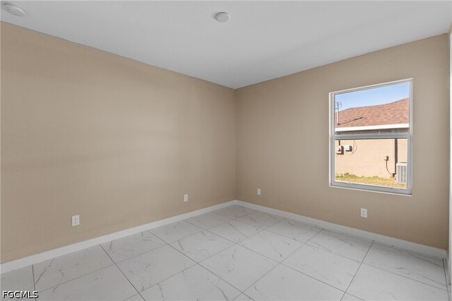 Building Photo - 3513 NE 17th Pl