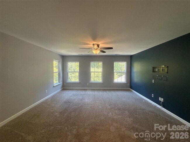 Building Photo - 2413 Merryvale Way
