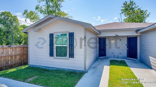 Building Photo - 9836 Lanewell St