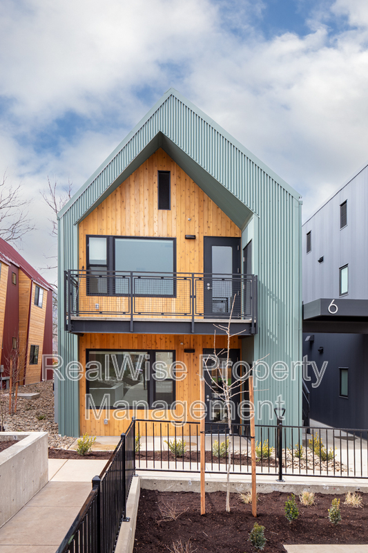 Building Photo - 1244 Quincy St