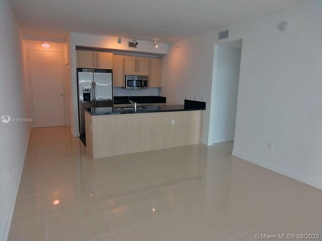 Building Photo - 1111 SW 1 AV 1715-N Miami Fl 33130