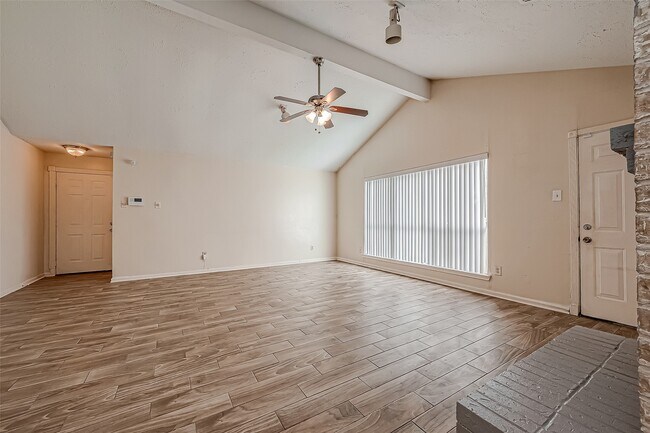 Building Photo - 1490 Hunters Park Dr