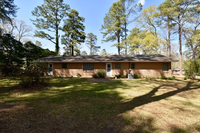 Building Photo - 3 Bedroom 2 Bath Home in Ruston