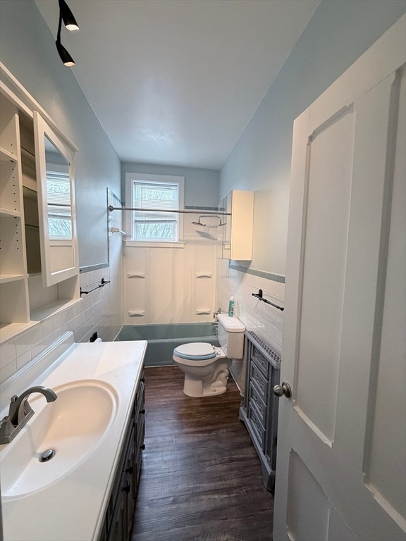 Building Photo - 82 School St