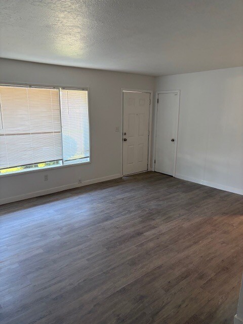 Building Photo - 8608 SE Bybee Blvd