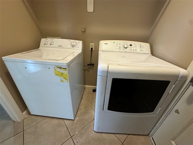 Building Photo - 27511 Gatlin Ln