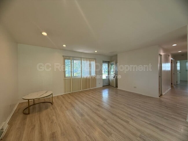 Building Photo - 14949 Highland Ave