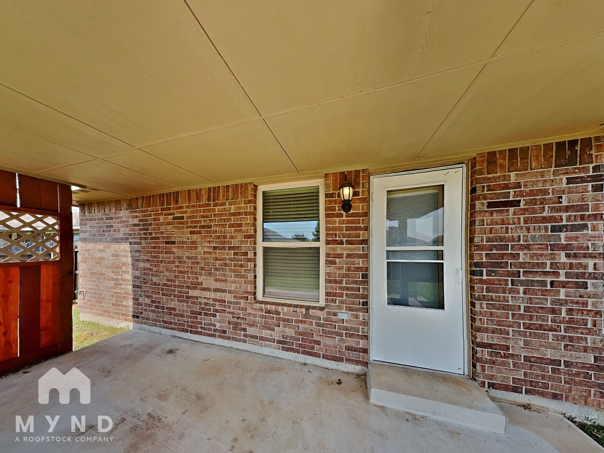 Building Photo - 512 SW 44th St