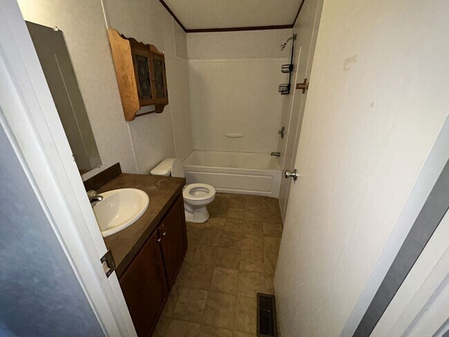 Building Photo - 6100 E Rancier Ave