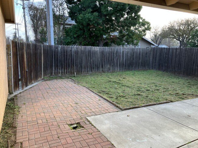 Building Photo - 1206 Mt Vernon Dr