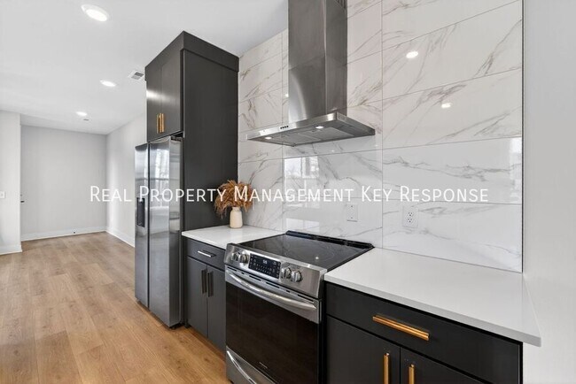 Building Photo - 2109 23rd Ave N