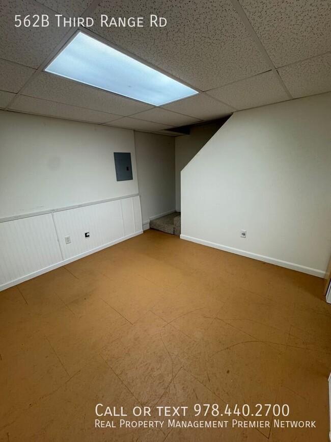 Building Photo - 562 Third Range Rd