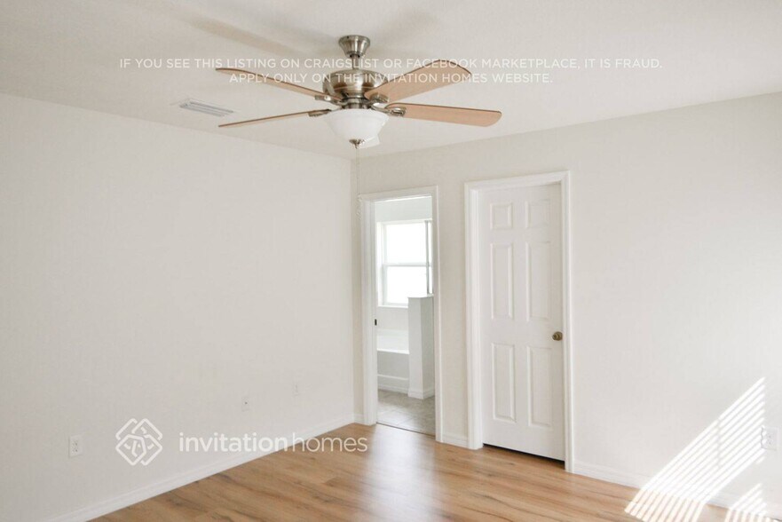 Building Photo - 5450 NW Pine Trail Cir