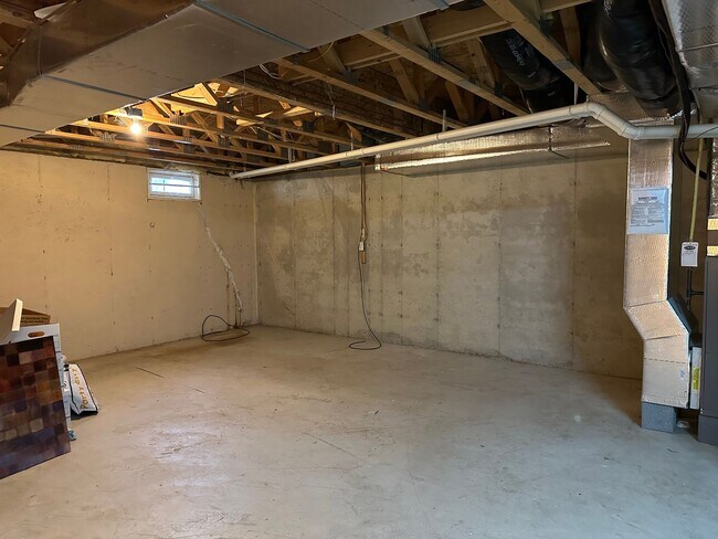 Building Photo - 3685 Clauss Dr