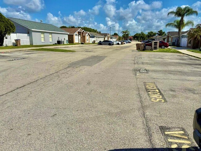 Building Photo - 2414 Harbor Town Dr