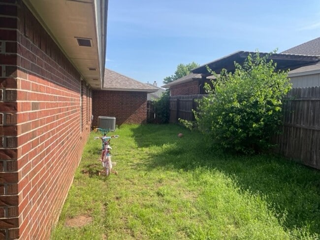 Building Photo - Beautiful edmond home for lease