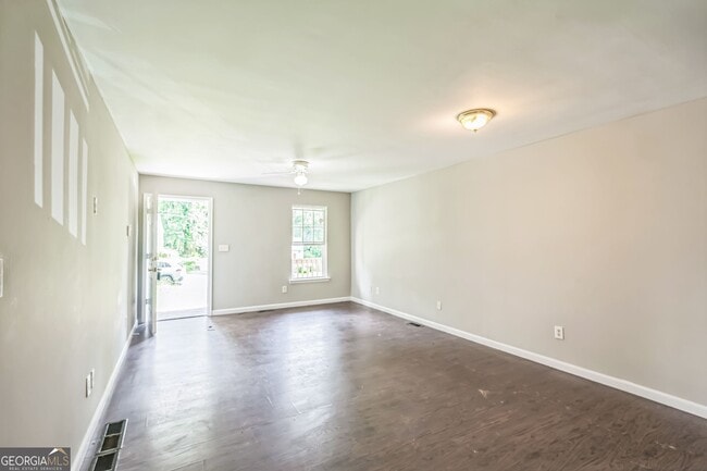 Building Photo - 2045 Baker Rd NW