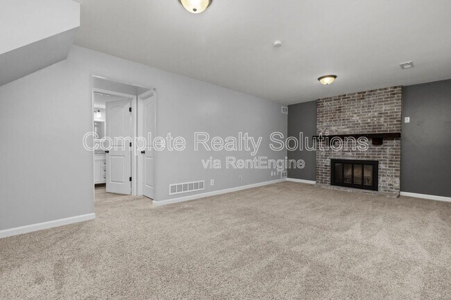 Building Photo - 17 Auchly Ln