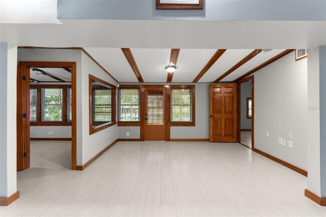 Building Photo - 10519 Bridgewood Dr