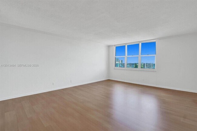Building Photo - 2501 S Ocean Dr