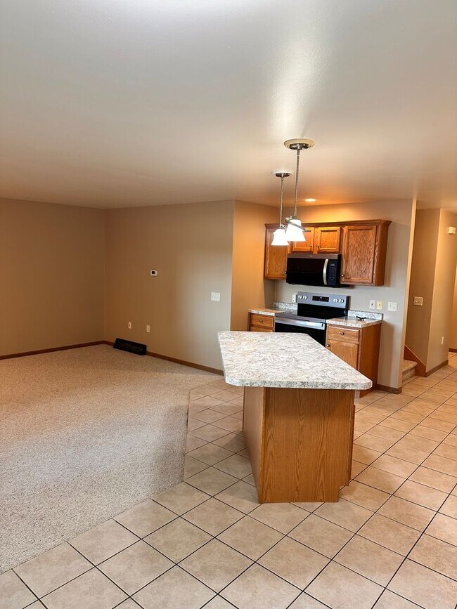 Building Photo - 3566-3572 East Meadows Place