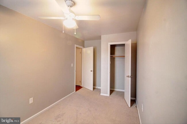 Building Photo - 101 S Oak Cliff Ct