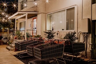 Building Photo - Community @ Mi Apartamento 2 Bedroom (1 Be...