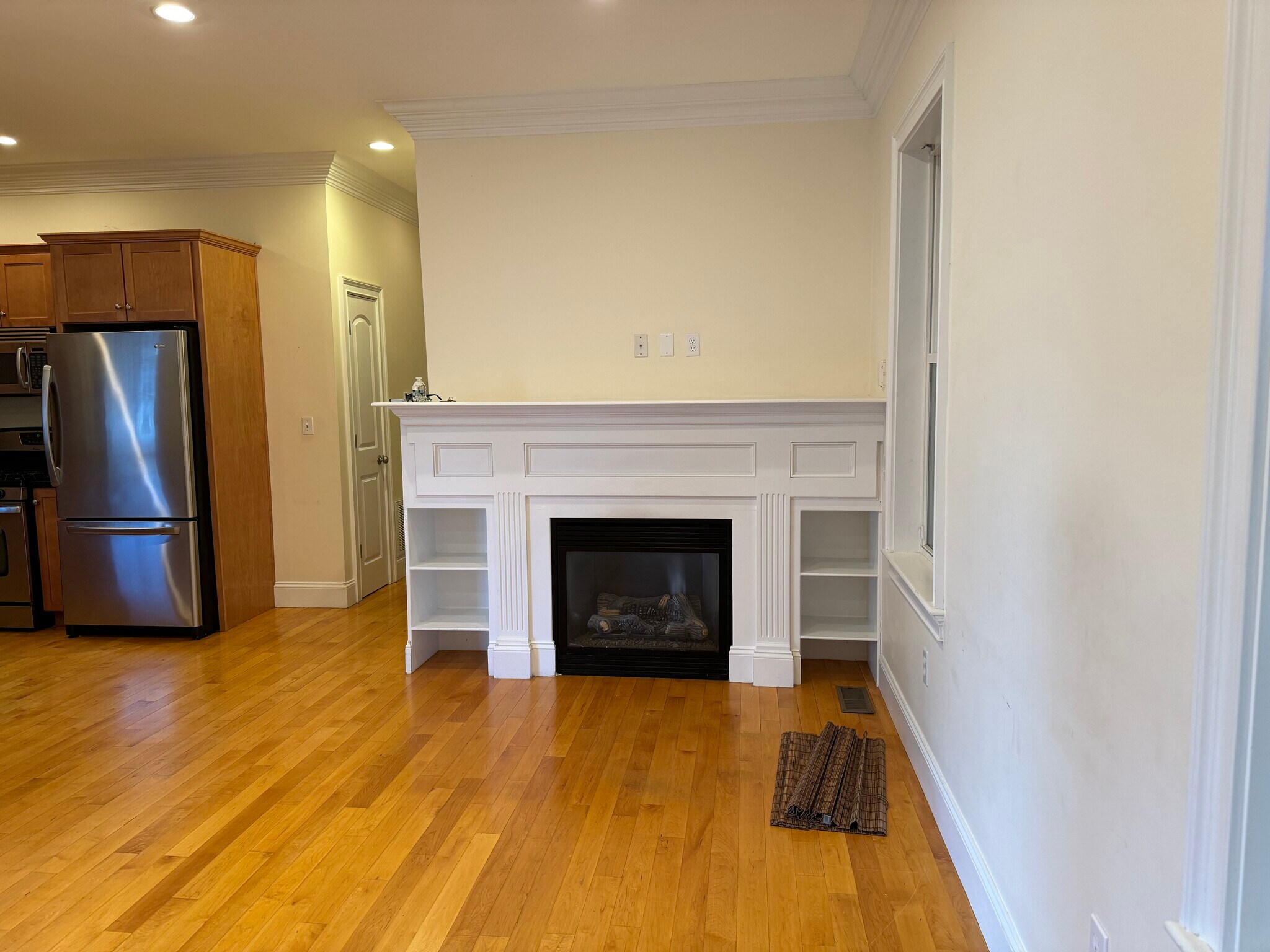 Building Photo - 152 H St
