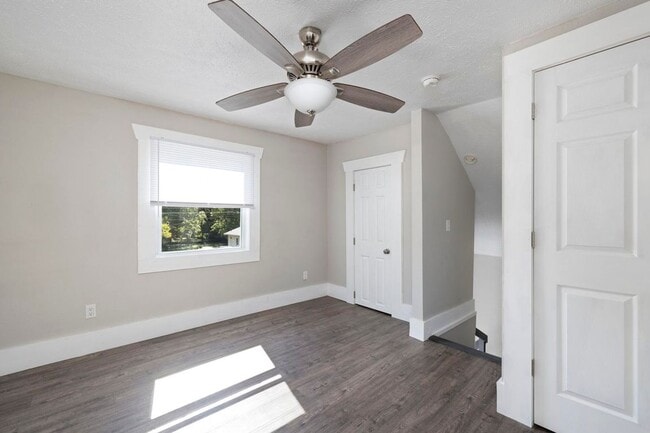 Building Photo - COMING SOON! Updated 2 Story Home in downtown Springfield