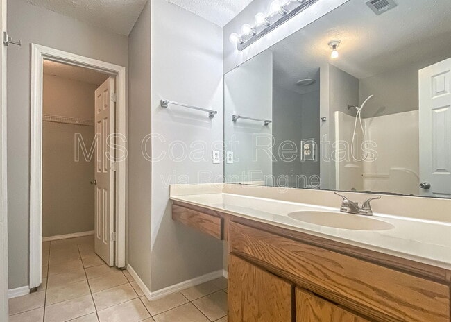 Building Photo - 10545 Bay Tree Dr