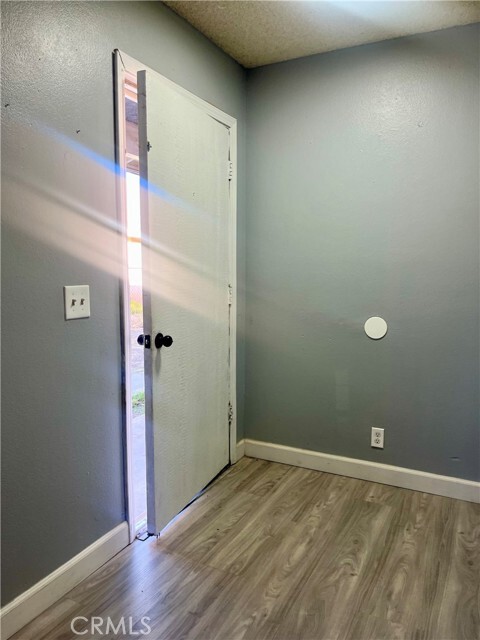 Building Photo - 16535 Pine St