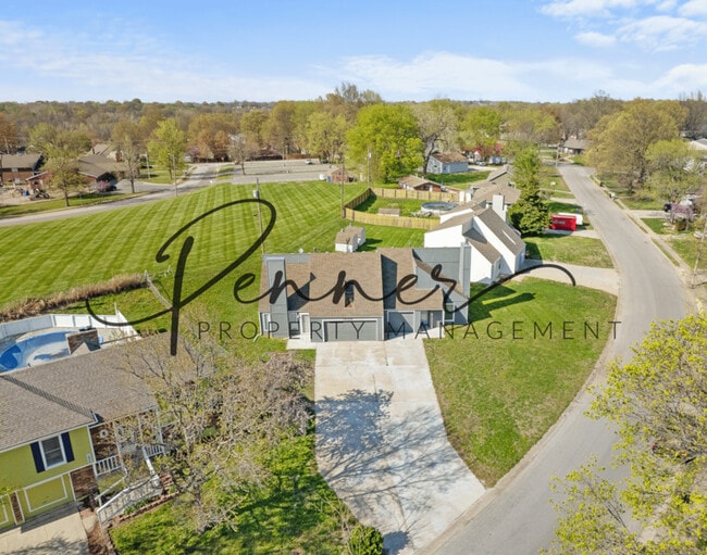 Building Photo - 1606 Blueberry Dr