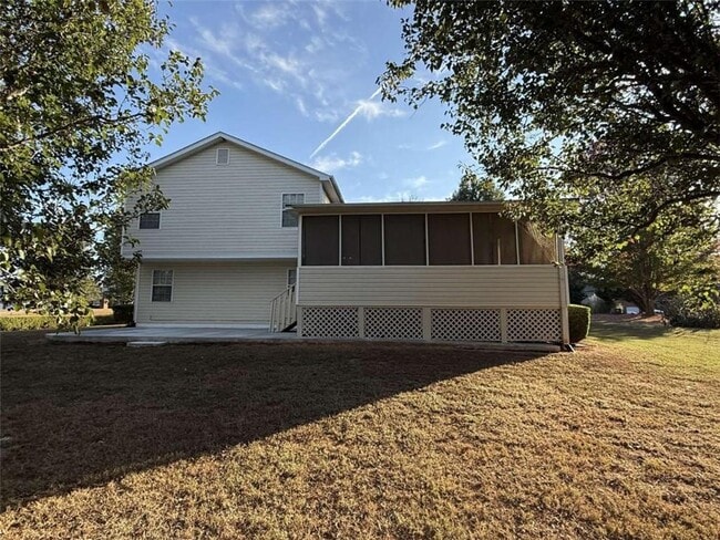 Building Photo - 228 Solomon Dr