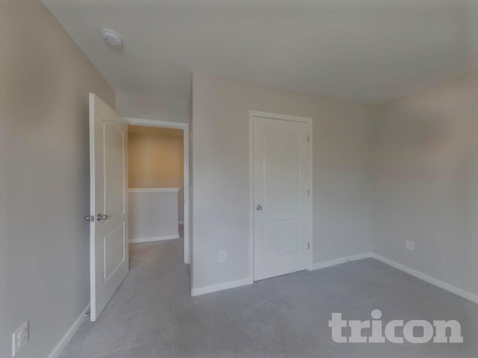 Building Photo - 1332 Waylon Ave