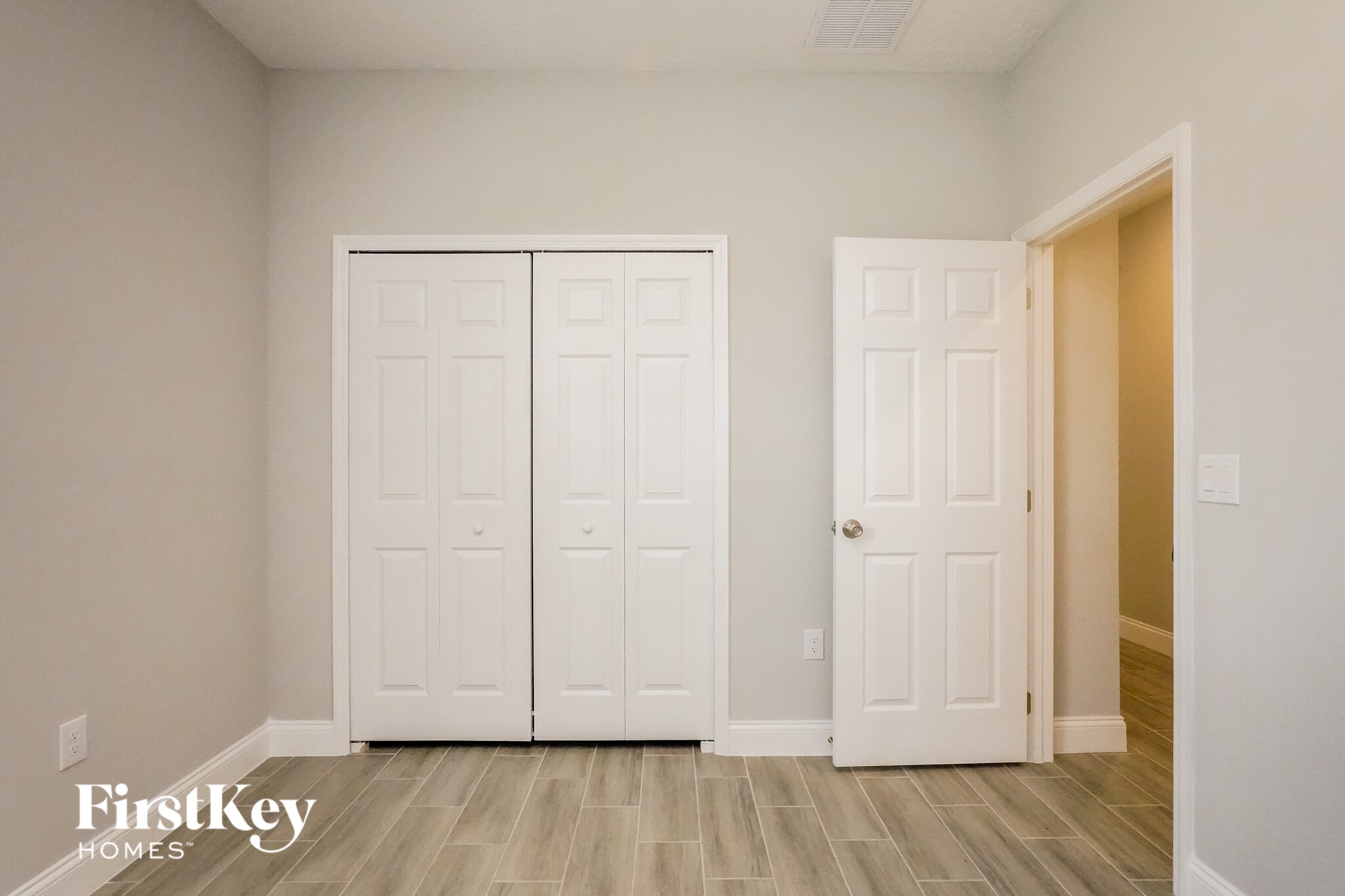 Building Photo - 453 Magpie Ct