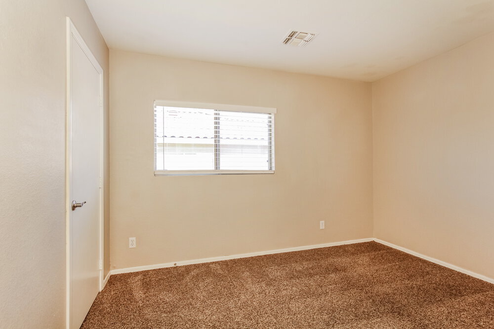 Building Photo - 2299 E Peach Tree Dr