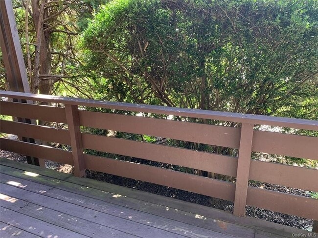 Building Photo - 138 New Holland Village