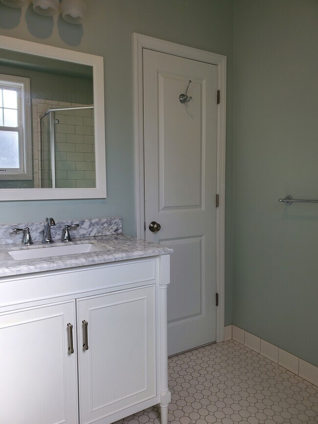 Building Photo - 43 S Adelaide Ave