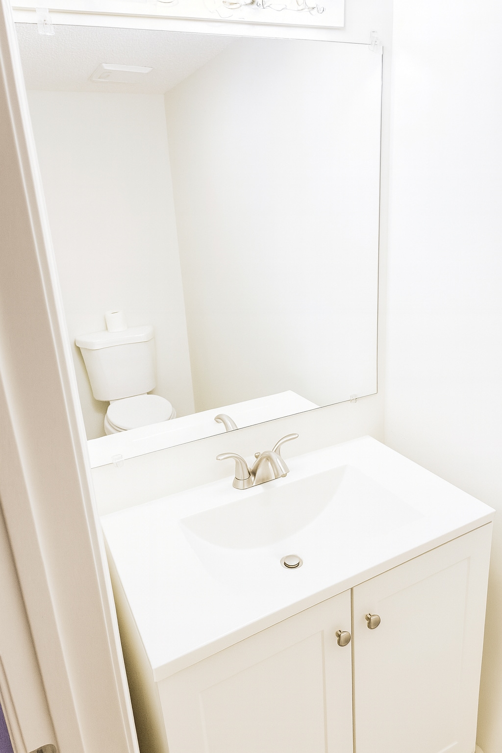 Building Photo - 2 Cheshire Dr