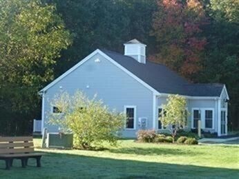 Building Photo - 4 Cicero Dr