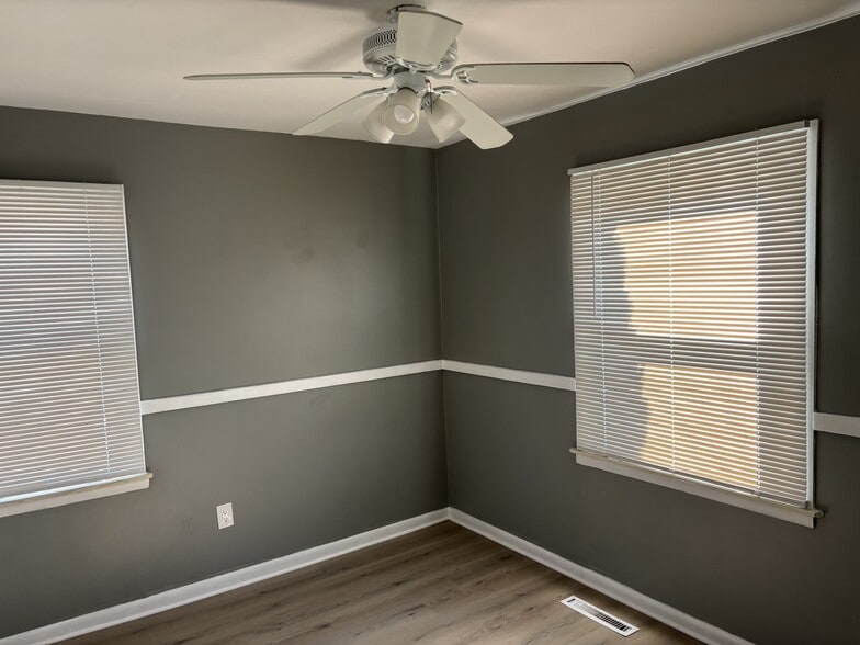 Building Photo - 19029 Victor St